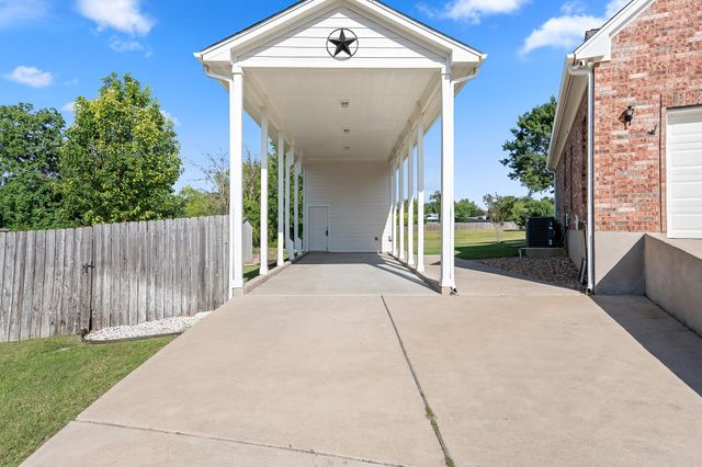 208 Blanco DR, Hutto, TX 78634