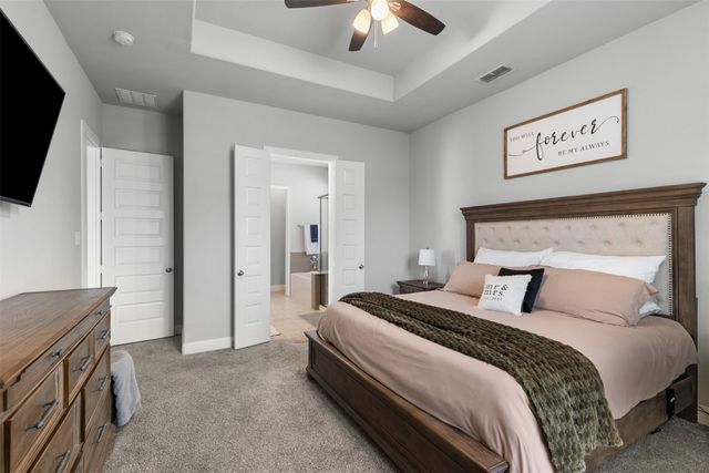 1305 Saddle Ridge Drive, Aubrey, TX 76227