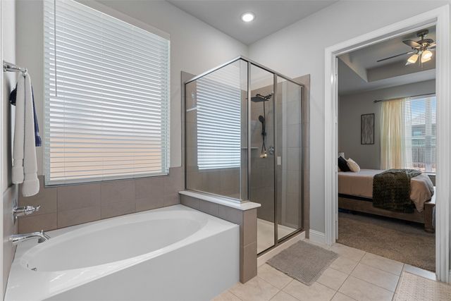 1305 Saddle Ridge Drive, Aubrey, TX 76227