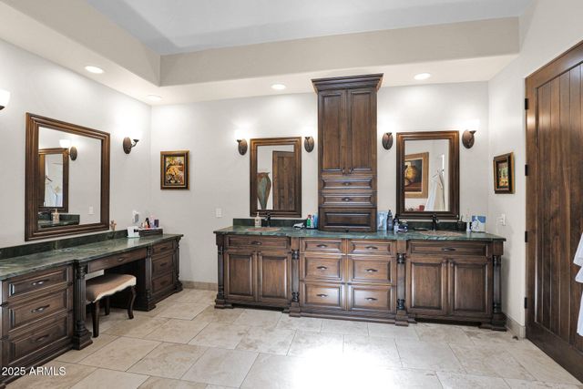 6831 E PARADISE Drive, Scottsdale, AZ 85254