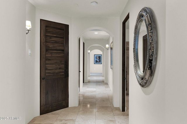 6831 E PARADISE Drive, Scottsdale, AZ 85254