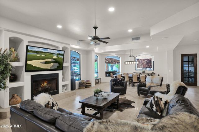 6831 E PARADISE Drive, Scottsdale, AZ 85254