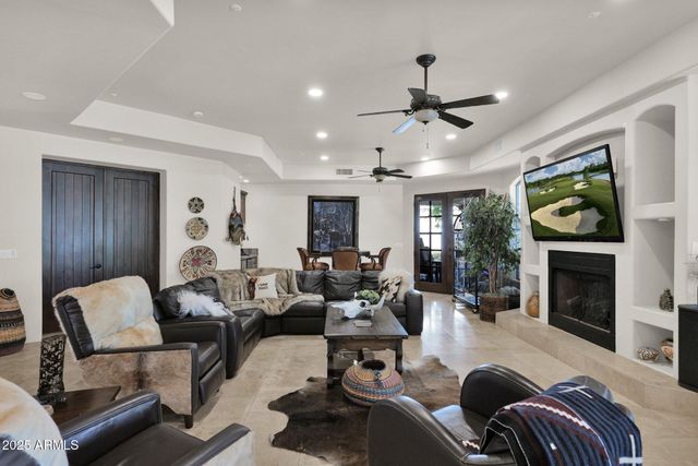 6831 E PARADISE Drive, Scottsdale, AZ 85254