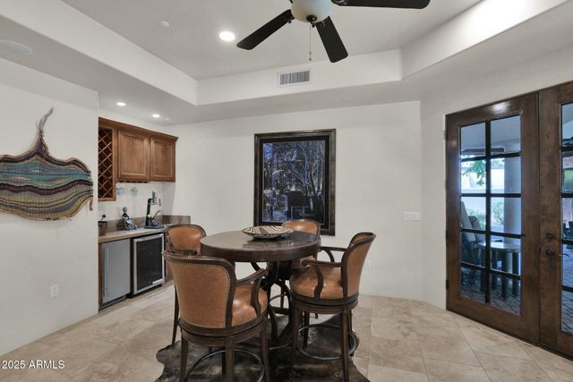 6831 E PARADISE Drive, Scottsdale, AZ 85254