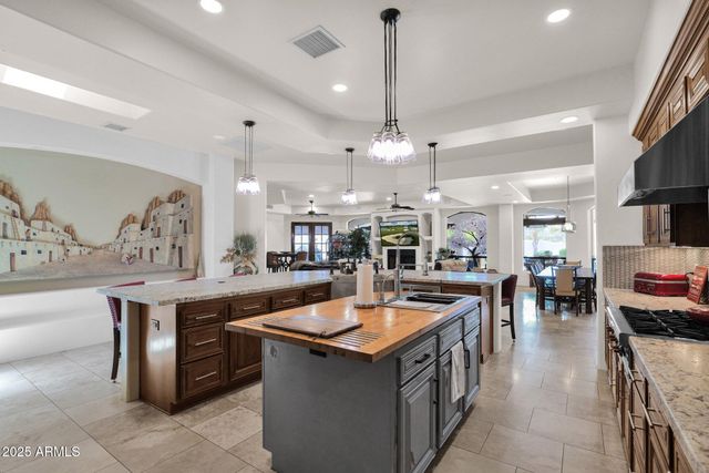 6831 E PARADISE Drive, Scottsdale, AZ 85254