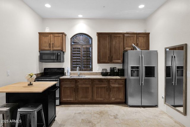 6831 E PARADISE Drive, Scottsdale, AZ 85254