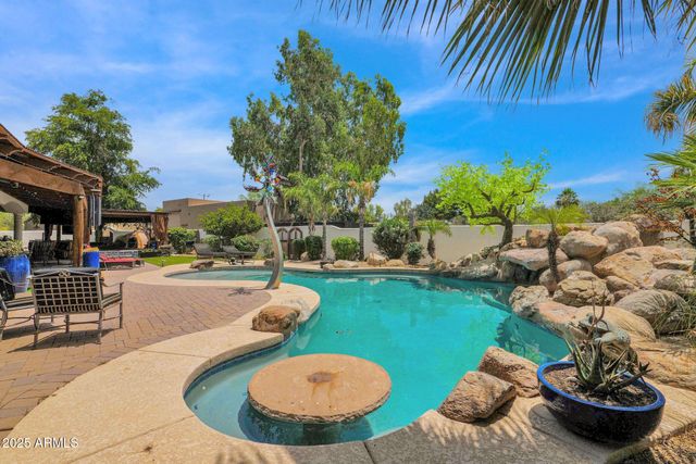 6831 E PARADISE Drive, Scottsdale, AZ 85254