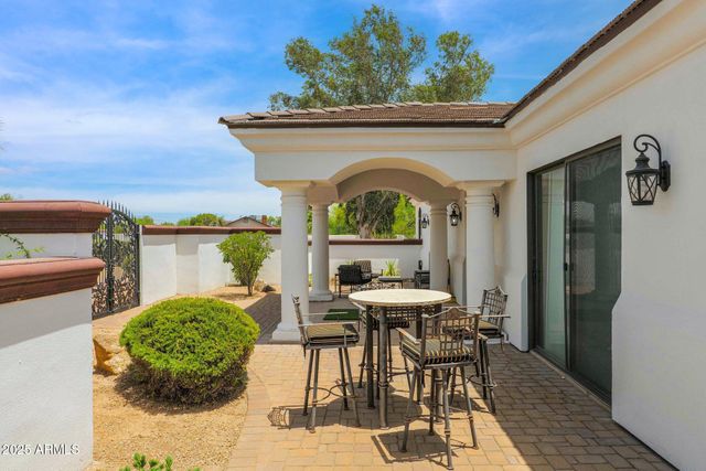 6831 E PARADISE Drive, Scottsdale, AZ 85254