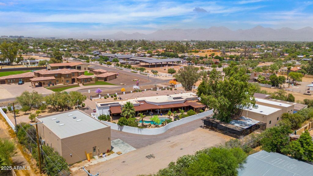 6831 E PARADISE Drive, Scottsdale, AZ 85254 — photo 3