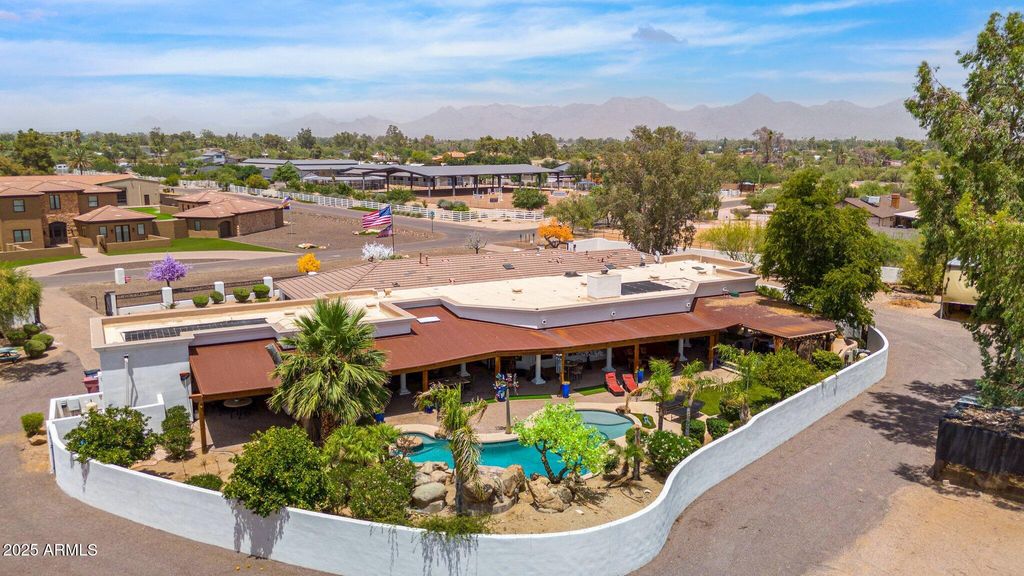 6831 E PARADISE Drive, Scottsdale, AZ 85254 — photo 5