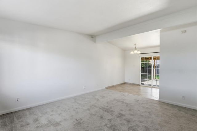 3812 Moonbeam Dr, Sacramento, CA 95827