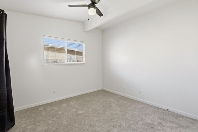 3812 Moonbeam Dr, Sacramento, CA 95827