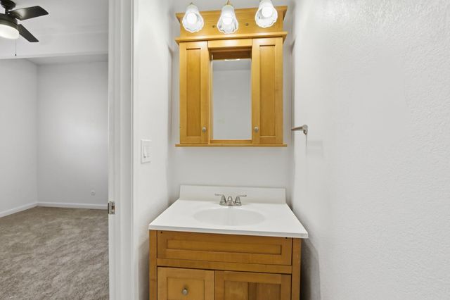 3812 Moonbeam Dr, Sacramento, CA 95827