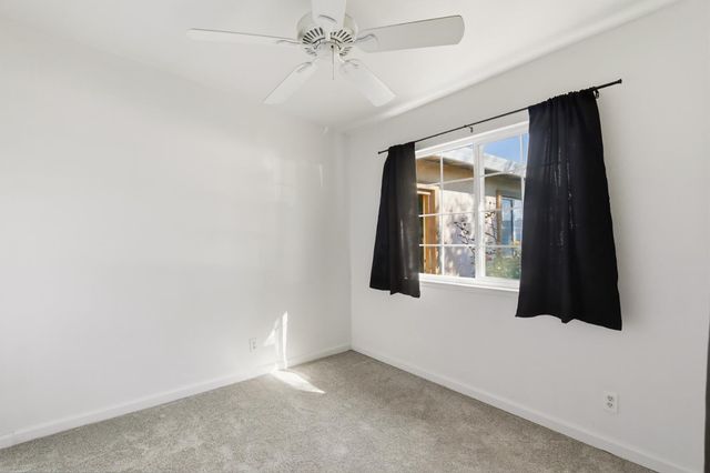 3812 Moonbeam Dr, Sacramento, CA 95827