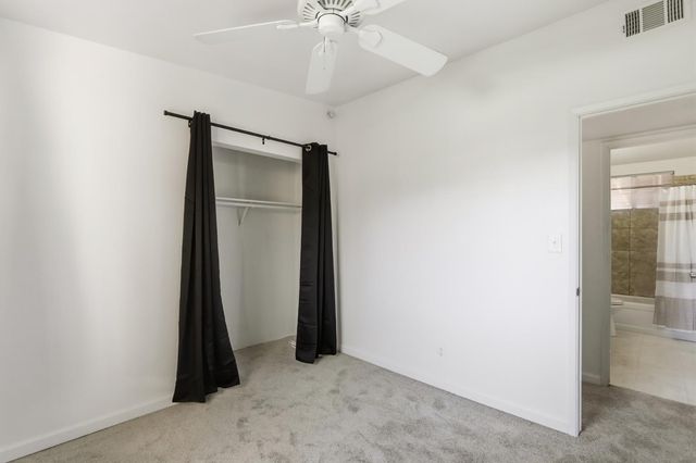 3812 Moonbeam Dr, Sacramento, CA 95827