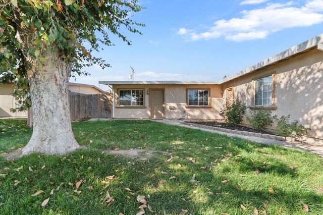 3812 Moonbeam Dr, Sacramento, CA 95827