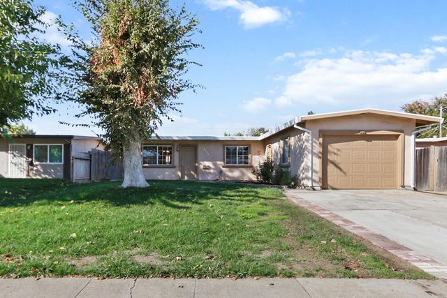 3812 Moonbeam Dr, Sacramento, CA 95827