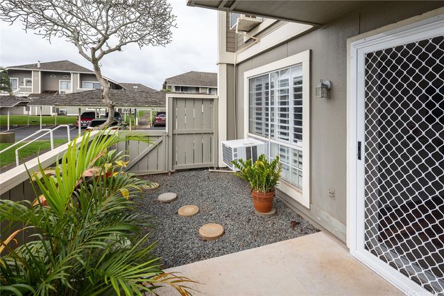 94-1370 Kulewa Loop 11C, Waipahu, HI 96797