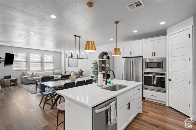 2279 N PARK DR, Washington, UT 84780