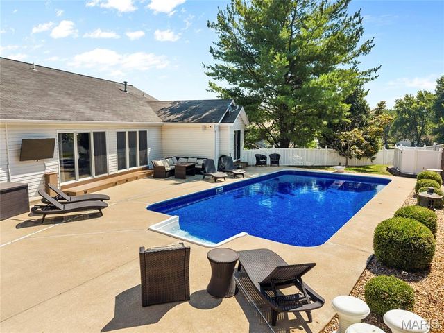 362 Round Tower Drive, Cottleville, MO 63304