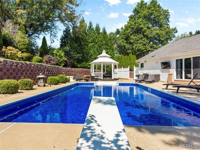 362 Round Tower Drive, Cottleville, MO 63304