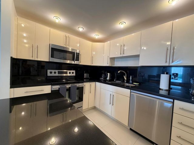 19390 COLLINS Avenue 1603, Sunny Isles Beach, FL 33160