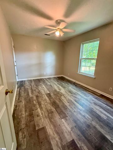 222 South Street, Woodruff, SC 29388