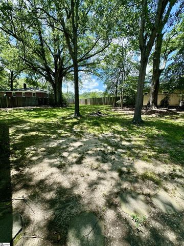 222 South Street, Woodruff, SC 29388