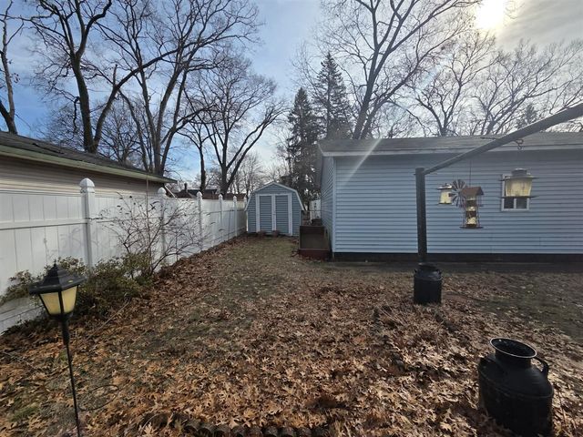 1040 James Avenue, Muskegon, MI 49442