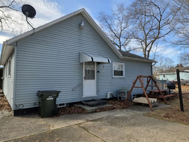 1040 James Avenue, Muskegon, MI 49442
