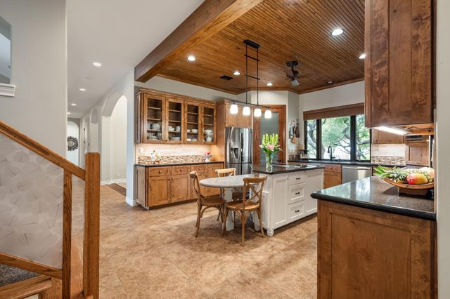 8815 Blazyk DR, Austin, TX 78737