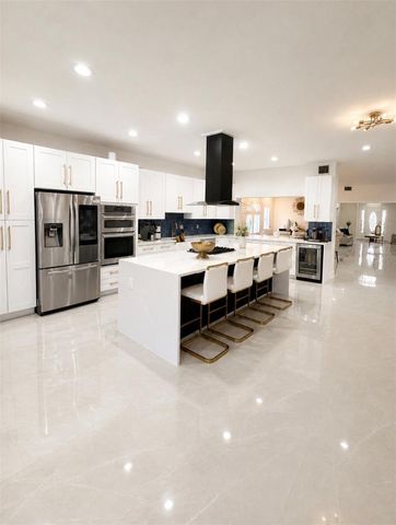 452 BATH CLUB BOULEVARD N, North Redington Beach, FL 33708