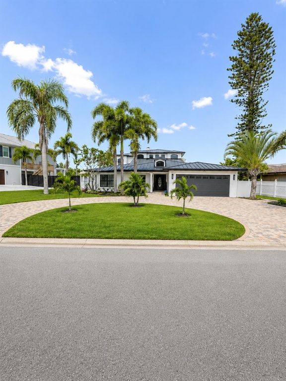 452 BATH CLUB BOULEVARD N, North Redington Beach, FL 33708