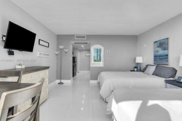 19201 Collins Ave 440, Sunny Isles Beach, FL 33160