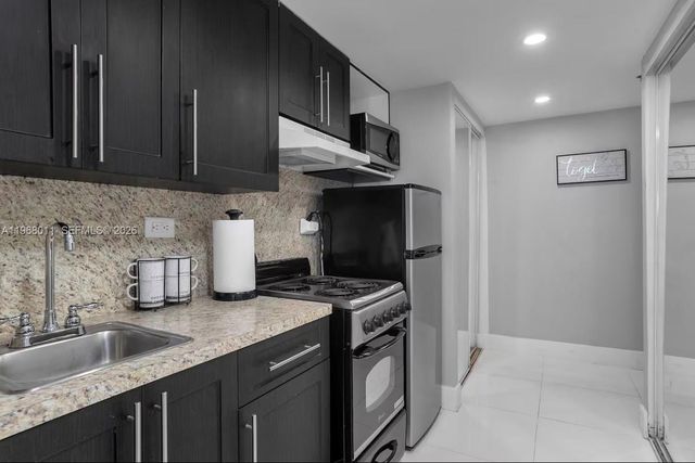 19201 Collins Ave 440, Sunny Isles Beach, FL 33160