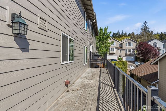722 NW Meadow Ridge Lane, Camas, WA 98607