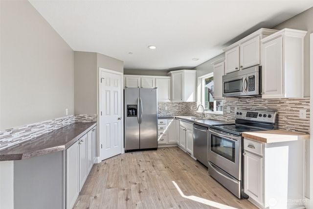722 NW Meadow Ridge Lane, Camas, WA 98607