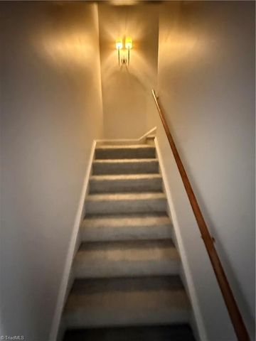 318 Hanover Arms Court, Winston-salem, NC 27104