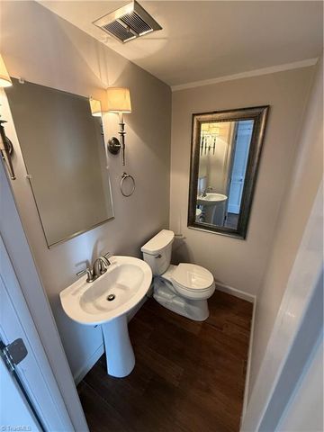 318 Hanover Arms Court, Winston-salem, NC 27104