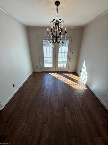 318 Hanover Arms Court, Winston-salem, NC 27104