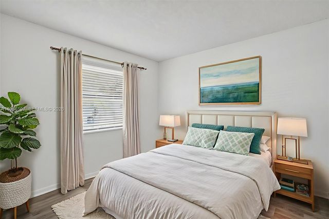 9730 Hammocks Blvd 201-28, Miami, FL 33196