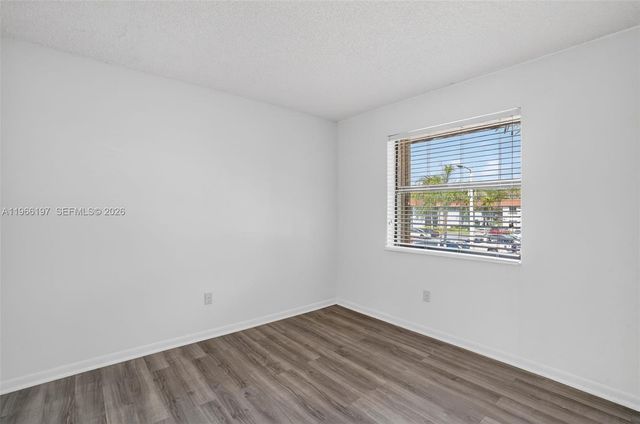 9730 Hammocks Blvd 201-28, Miami, FL 33196