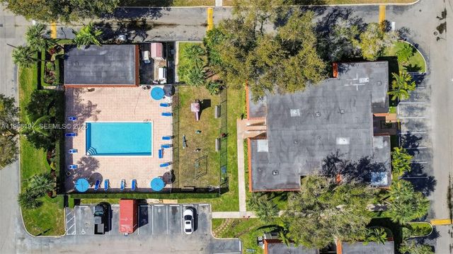 9730 Hammocks Blvd 201-28, Miami, FL 33196