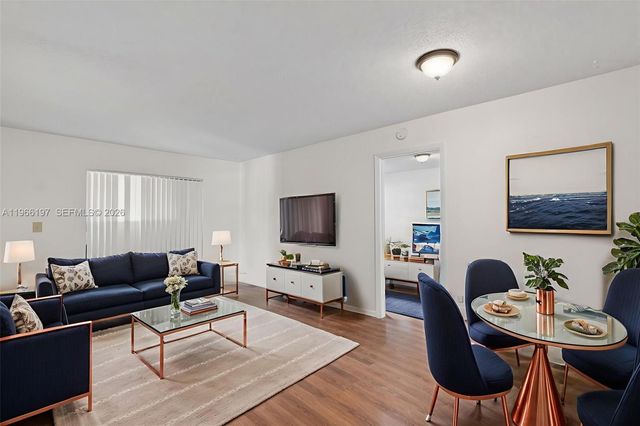 9730 Hammocks Blvd 201-28, Miami, FL 33196