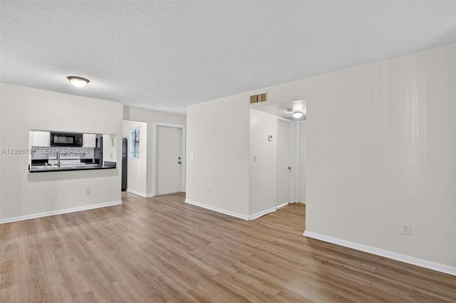 9730 Hammocks Blvd 201-28, Miami, FL 33196