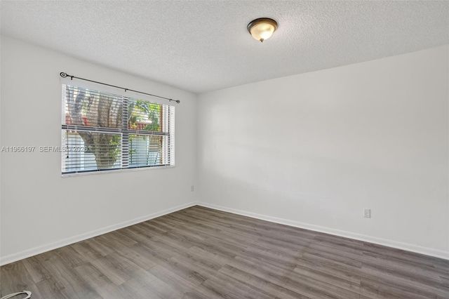 9730 Hammocks Blvd 201-28, Miami, FL 33196