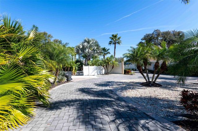 20300 LEONARD ROAD 39, Lutz, FL 33558