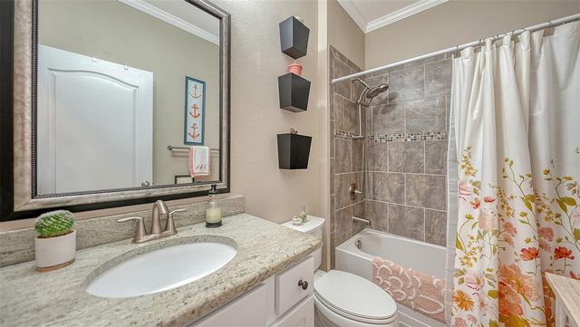 8143 36TH STREET E, Sarasota, FL 34243