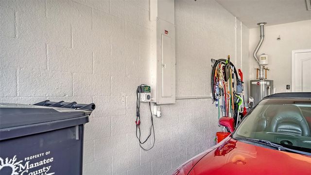 8143 36TH STREET E, Sarasota, FL 34243