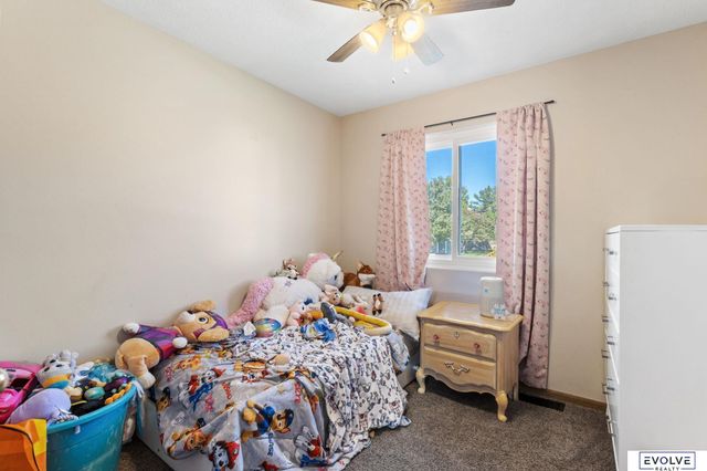 1203 Rawhide Road, Papillion, NE 68046